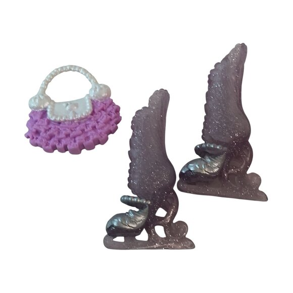 Ever After High Fairest On Ice Duchess Swan Ice Skates & Pink Ruffle Purse - Picture 1 of 7